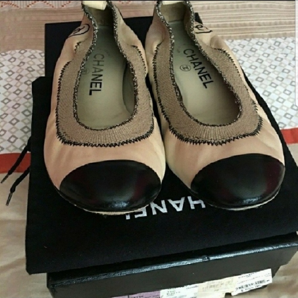 Chanel flats sz 37